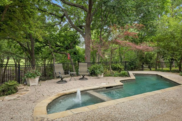 1724 Pembroke Lane, Mckinney, TX 75072