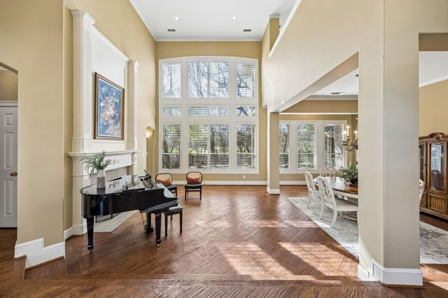 1724 Pembroke Lane, Mckinney, TX 75072