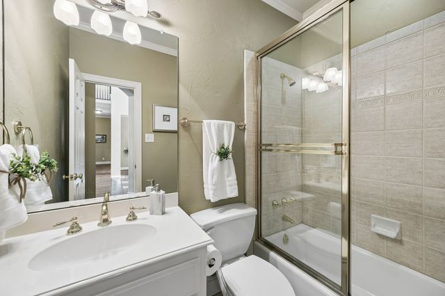 1724 Pembroke Lane, Mckinney, TX 75072