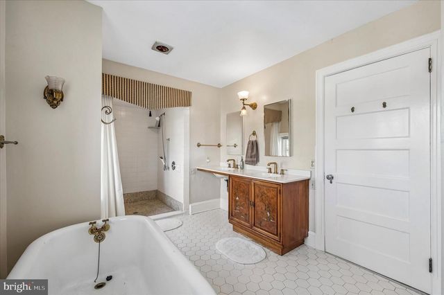 490 BANCROFT RD, Media, PA 19063