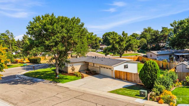 4015 N. Bristol, Boise, ID 83704