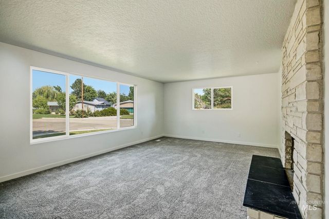 4015 N. Bristol, Boise, ID 83704