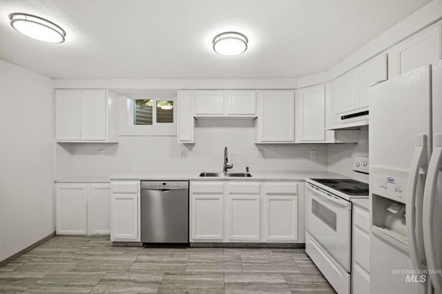 4015 N. Bristol, Boise, ID 83704