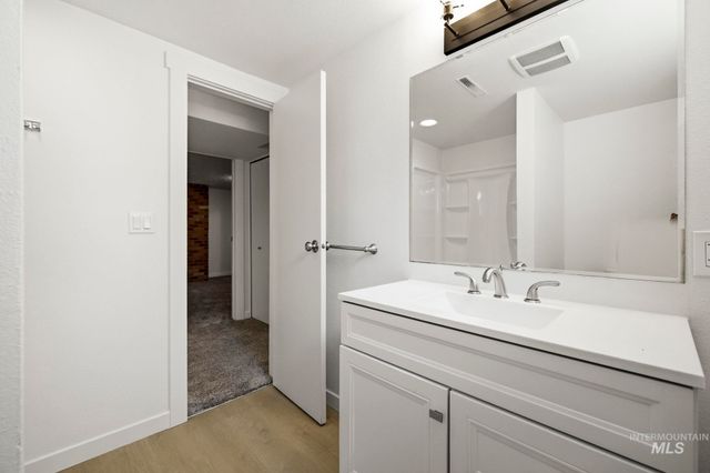 4015 N. Bristol, Boise, ID 83704