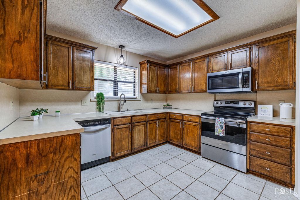 Image 11 of property listing at 4022 Shefflera Drive, San Angelo, TX 76904
