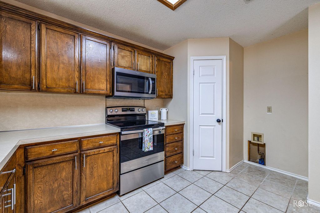 Image 15 of property listing at 4022 Shefflera Drive, San Angelo, TX 76904