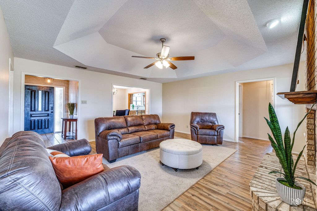 Image 3 of property listing at 4022 Shefflera Drive, San Angelo, TX 76904