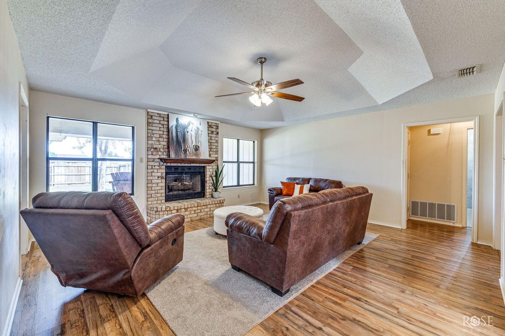 Image 5 of property listing at 4022 Shefflera Drive, San Angelo, TX 76904