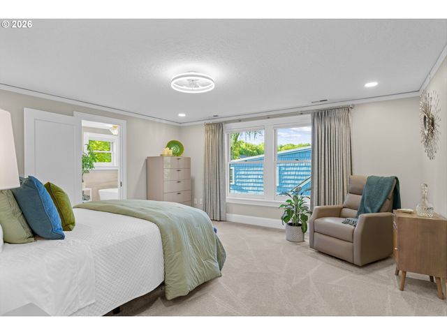 3333 Se CRYSTAL SPRINGS Blvd, Portland, OR 97202