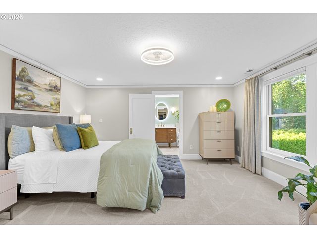 3333 Se CRYSTAL SPRINGS Blvd, Portland, OR 97202
