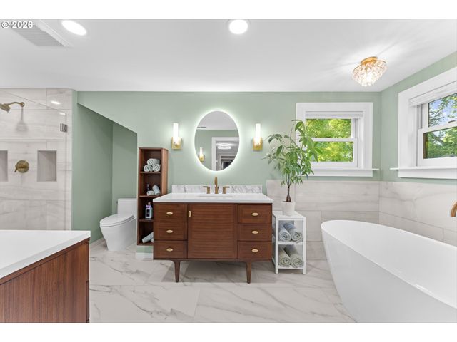 3333 Se CRYSTAL SPRINGS Blvd, Portland, OR 97202