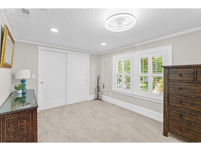 3333 Se CRYSTAL SPRINGS Blvd, Portland, OR 97202