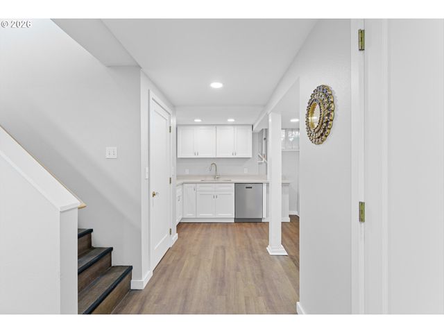 3333 Se CRYSTAL SPRINGS Blvd, Portland, OR 97202