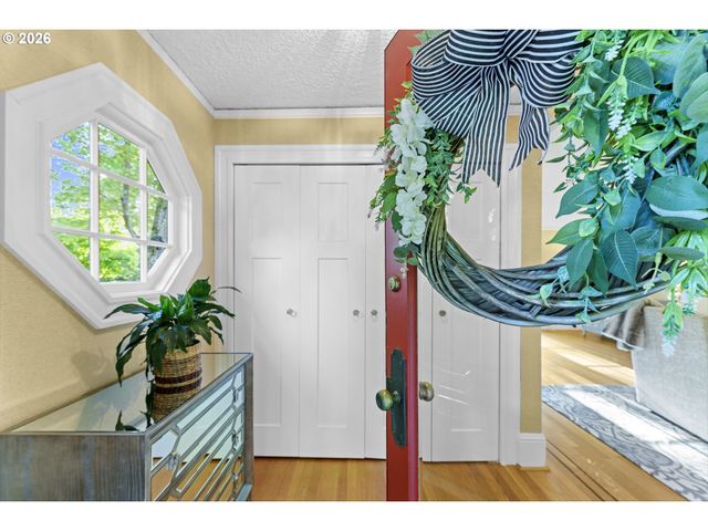 3333 Se CRYSTAL SPRINGS Blvd, Portland, OR 97202