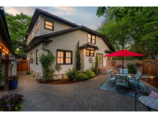 3333 Se CRYSTAL SPRINGS Blvd, Portland, OR 97202