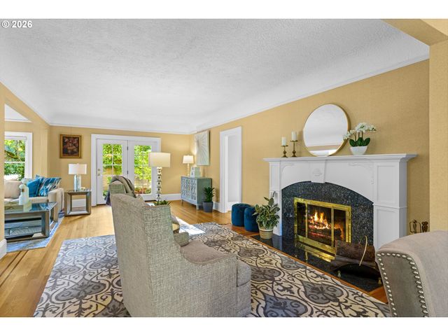3333 Se CRYSTAL SPRINGS Blvd, Portland, OR 97202