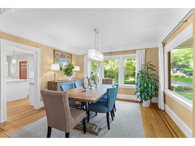 3333 Se CRYSTAL SPRINGS Blvd, Portland, OR 97202