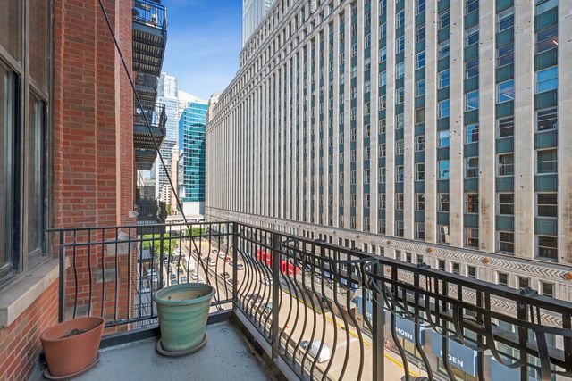 333 W HUBBARD Street 709, Chicago, IL 60654