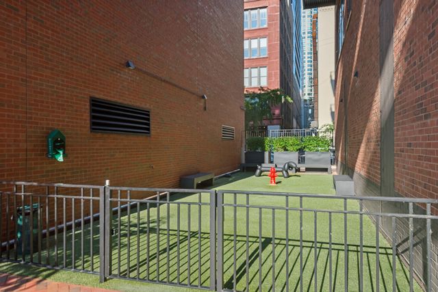 333 W HUBBARD Street 709, Chicago, IL 60654