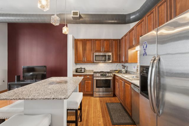 333 W HUBBARD Street 709, Chicago, IL 60654