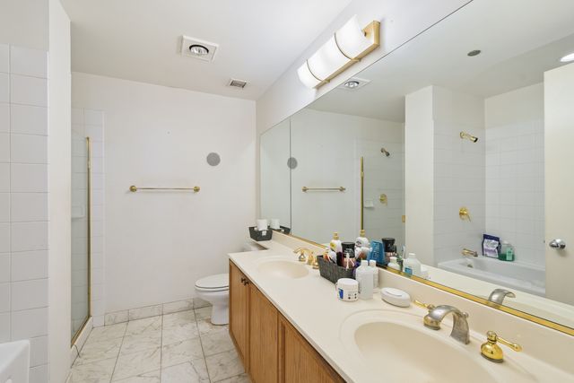 333 W HUBBARD Street 709, Chicago, IL 60654