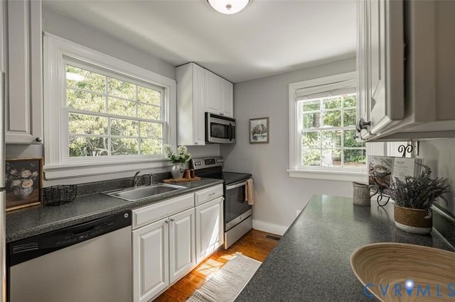 1211 Hollins Rd, Henrico, VA 23229