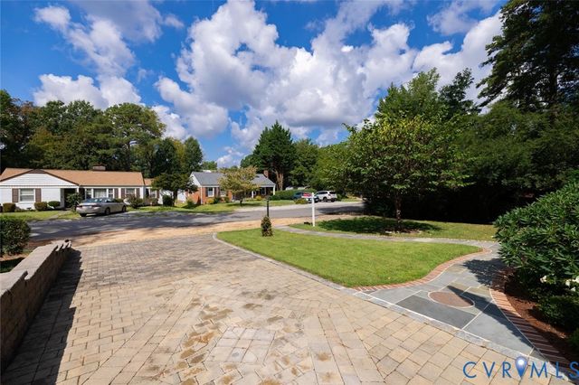 1211 Hollins Rd, Henrico, VA 23229
