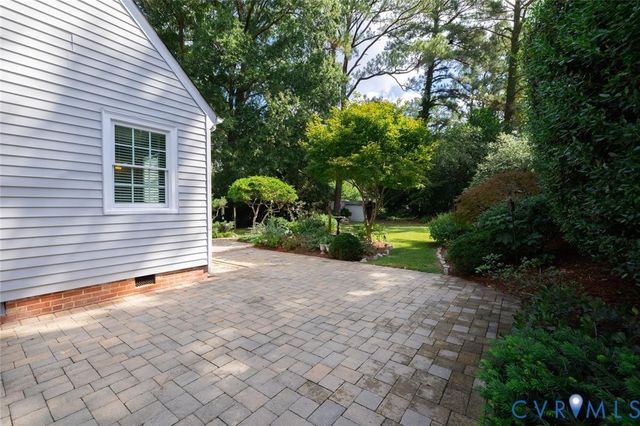1211 Hollins Rd, Henrico, VA 23229