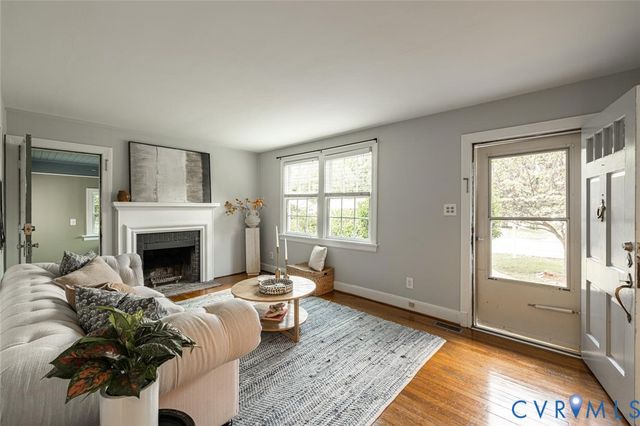 1211 Hollins Rd, Henrico, VA 23229