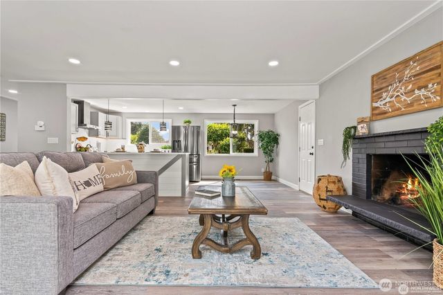 842 S 143rd Place, Burien, WA 98168