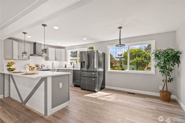 842 S 143rd Place, Burien, WA 98168