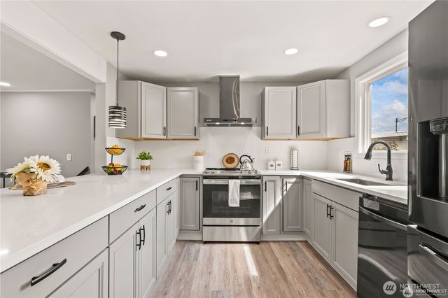 842 S 143rd Place, Burien, WA 98168