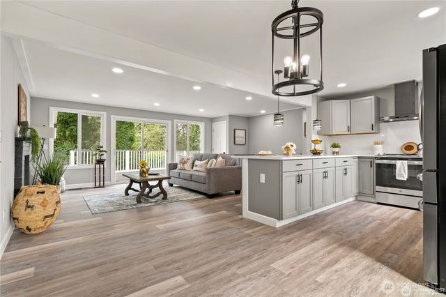 842 S 143rd Place, Burien, WA 98168