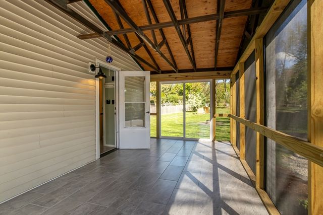 196 Center St, Groveland, MA 01834