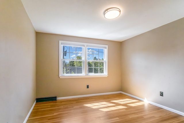 196 Center St, Groveland, MA 01834