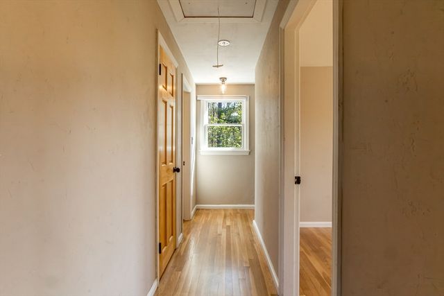 196 Center St, Groveland, MA 01834