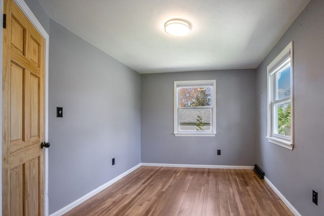 196 Center St, Groveland, MA 01834