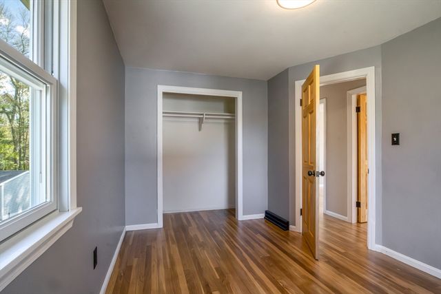 196 Center St, Groveland, MA 01834