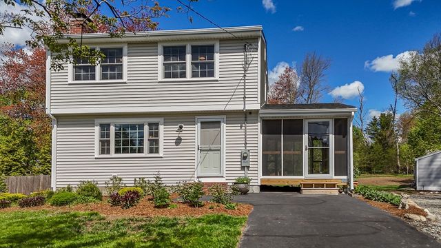 196 Center St, Groveland, MA 01834