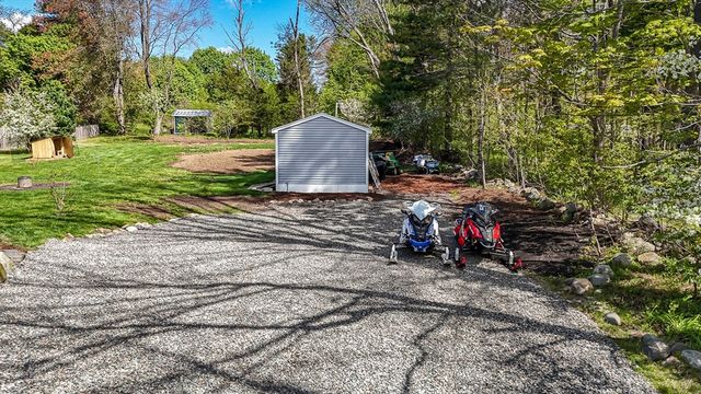 196 Center St, Groveland, MA 01834