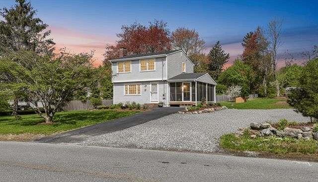 196 Center St, Groveland, MA 01834