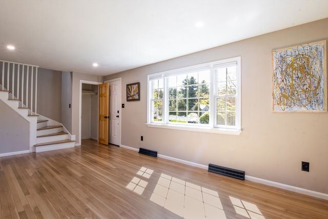 196 Center St, Groveland, MA 01834