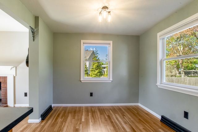 196 Center St, Groveland, MA 01834