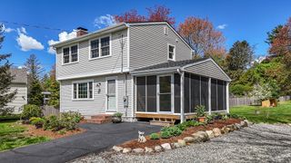 196 Center St, Groveland, MA 01834