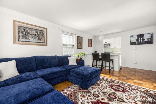 240 E 35th St Apt 9B, New York City, NY 10016