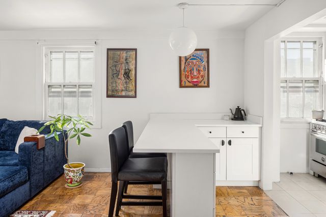 240 E 35th St Apt 9B, New York City, NY 10016