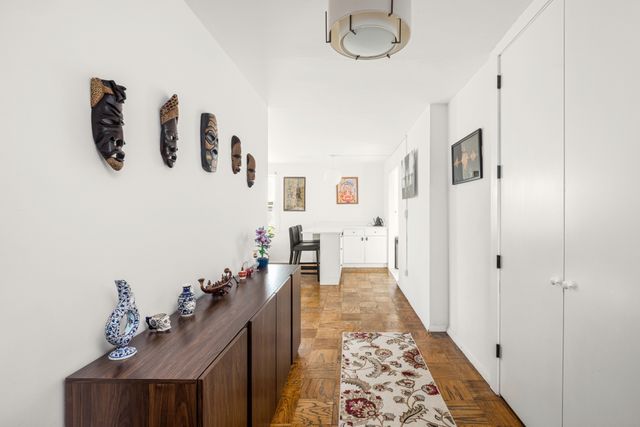 240 E 35th St Apt 9B, New York City, NY 10016
