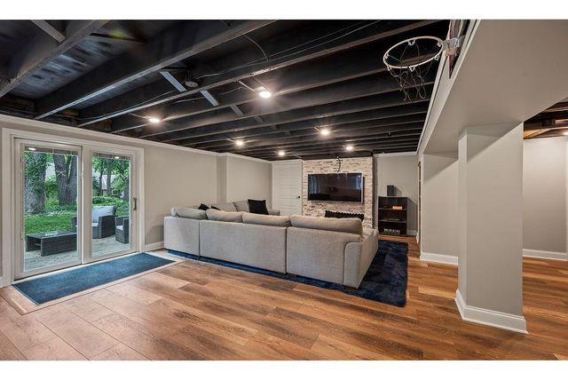 12304 Nieman Road, Overland Park, KS 66213