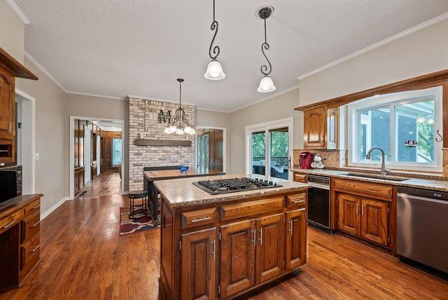 12304 Nieman Road, Overland Park, KS 66213