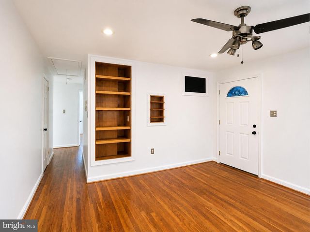 6806 BEACON PL, Riverdale, MD 20737